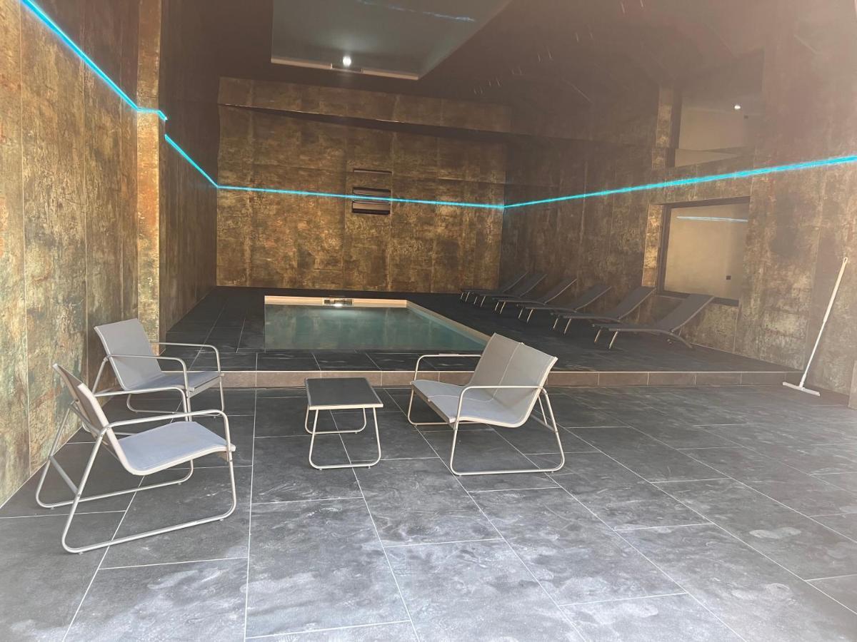 Villa 400M2 Piscine Interieure Tres Calme Agde Exteriér fotografie