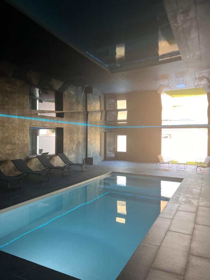 Villa 400M2 Piscine Interieure Tres Calme Agde Exteriér fotografie